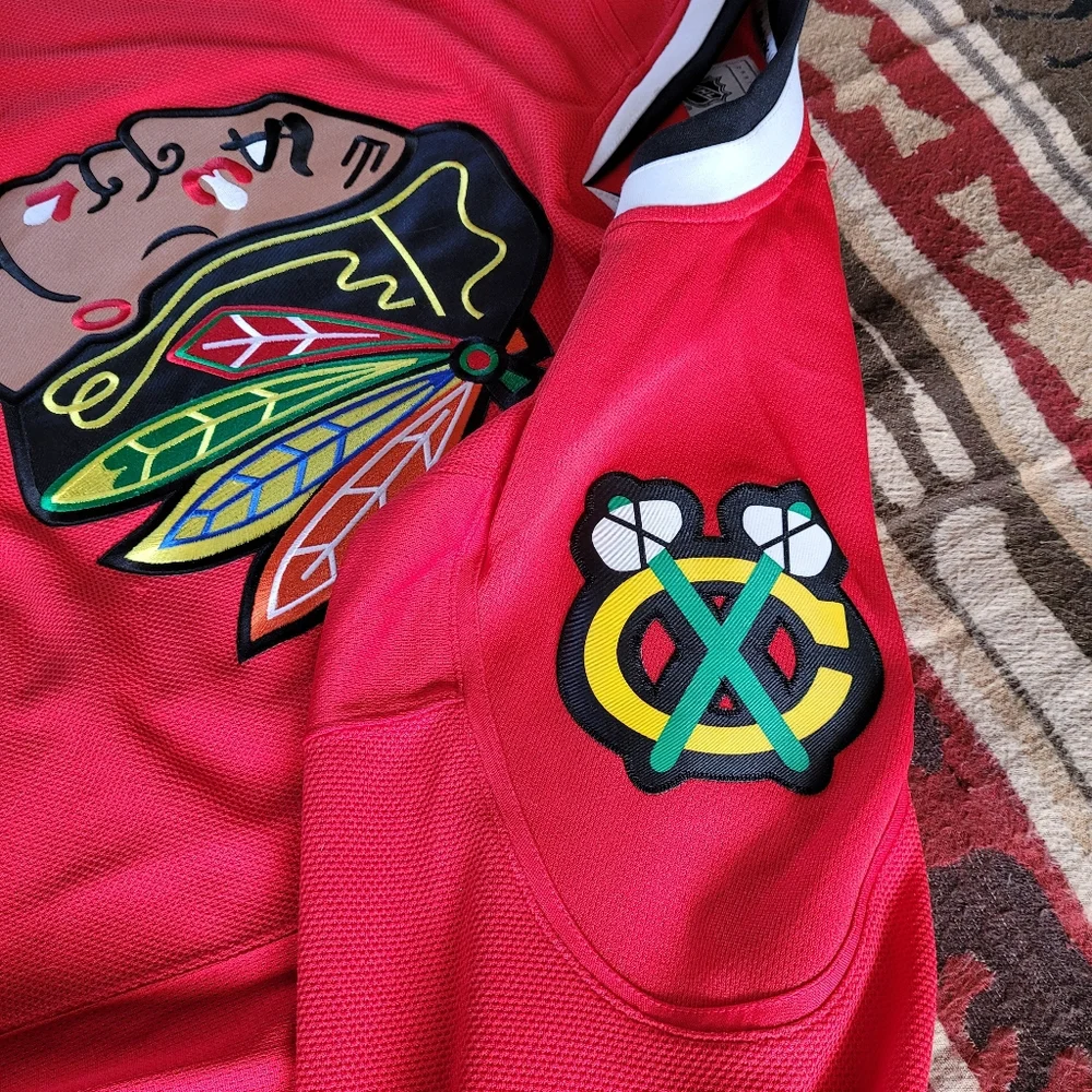 Chicago Black hawks jersey and Stanley cup hat. - Picture 9 of 14